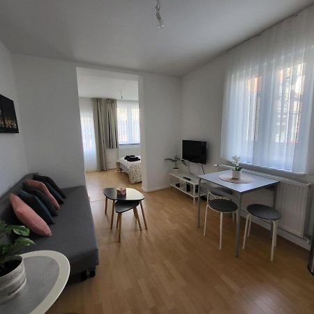 Studio Alicia, Idealement Situe Etterbeek エクステリア 写真