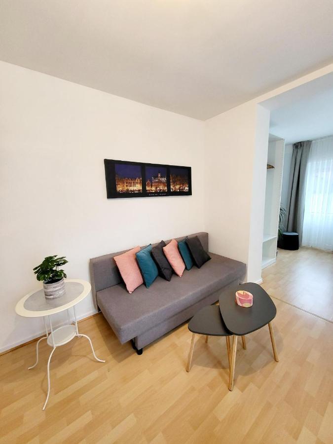Studio Alicia, Idealement Situe Etterbeek エクステリア 写真