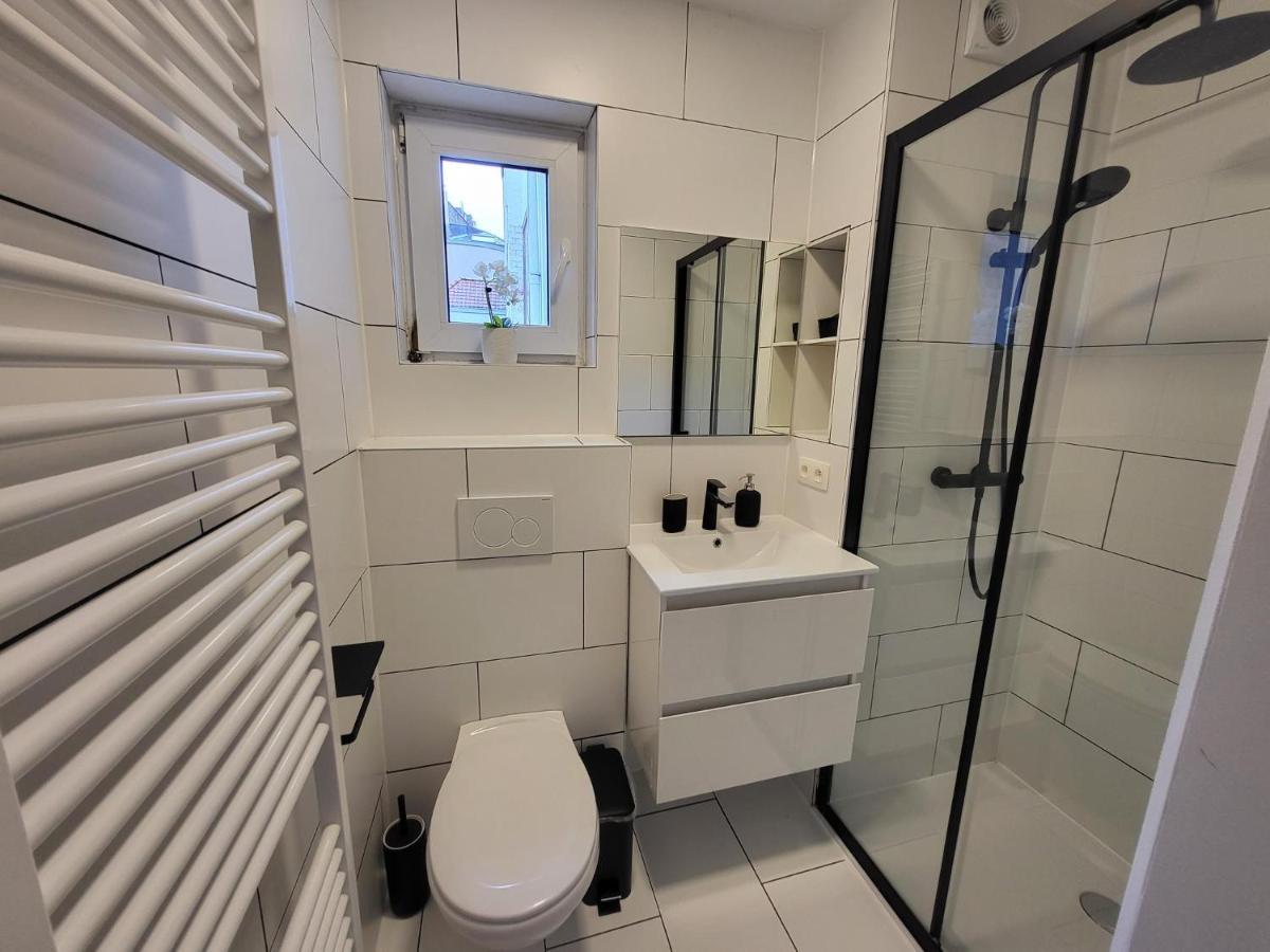 Studio Alicia, Idealement Situe Etterbeek エクステリア 写真