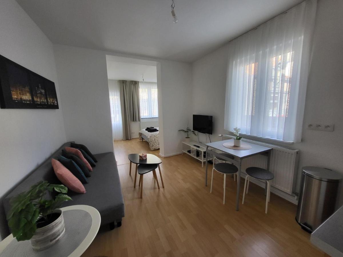 Studio Alicia, Idealement Situe Etterbeek エクステリア 写真